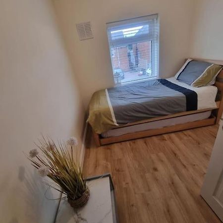 Somers Lodge Leicester Bagian luar foto