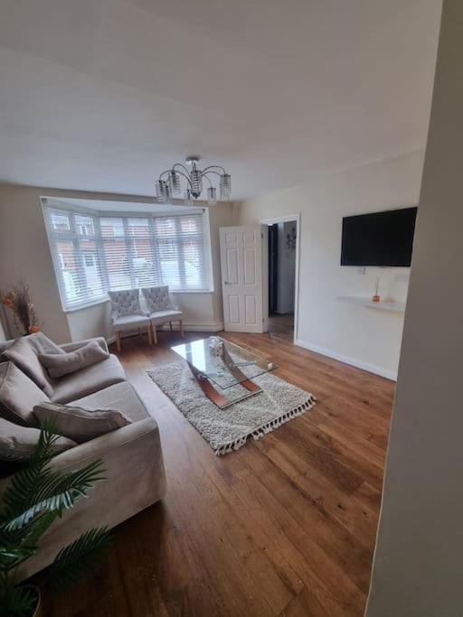 Somers Lodge Leicester Bagian luar foto