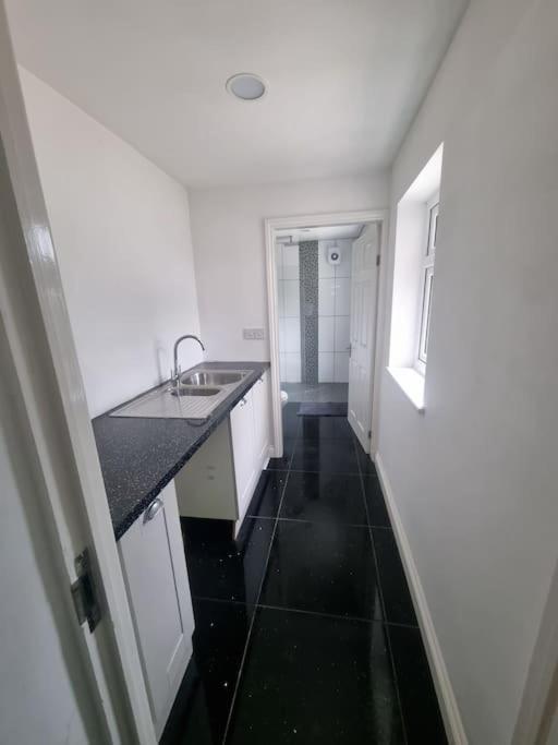 Somers Lodge Leicester Bagian luar foto