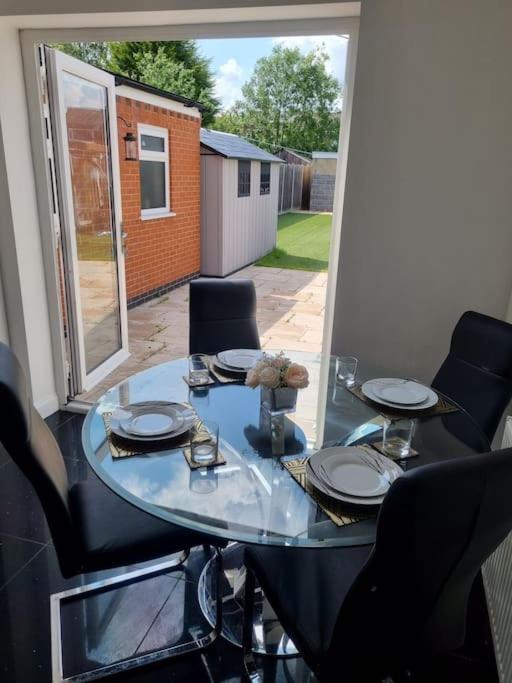 Somers Lodge Leicester Bagian luar foto